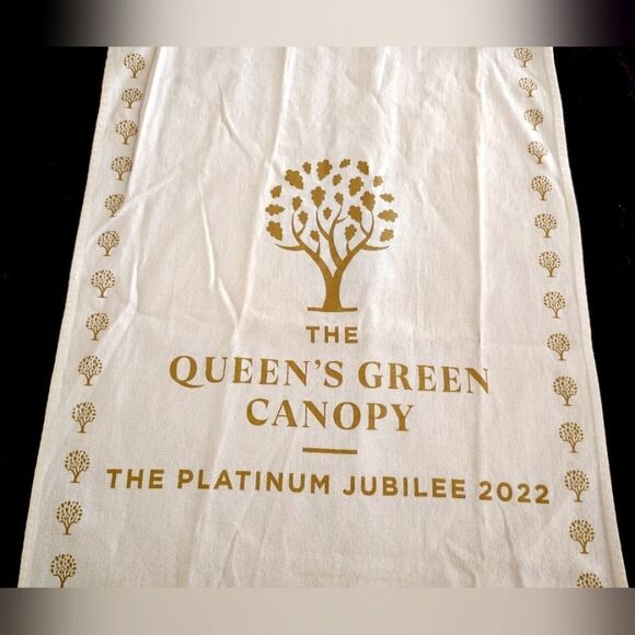 Queen Elizabeth Platinum Jubilee Kitchen Linen Tea Towels 2022 NWOT - Picture 7 of 11